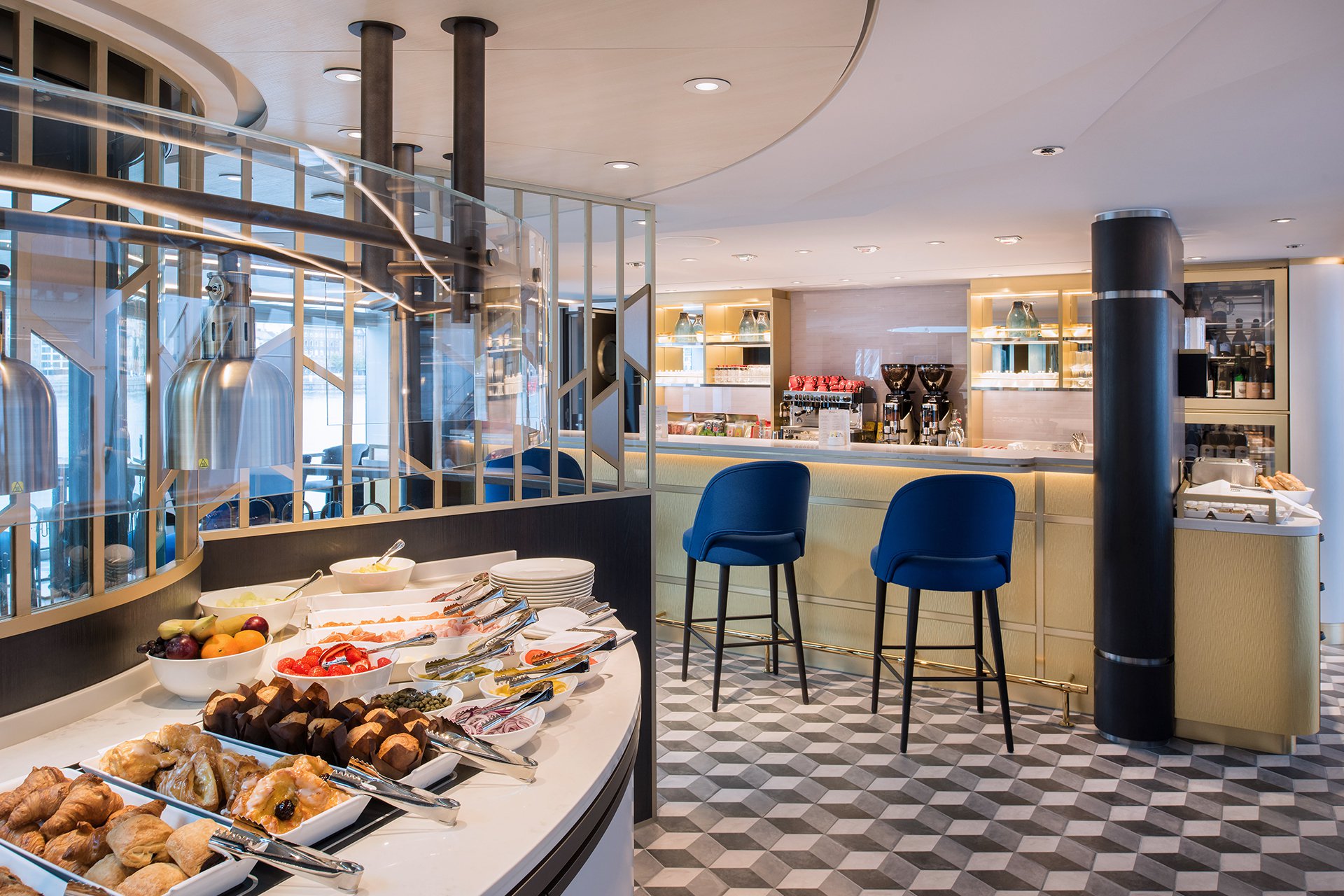 Crystal Cruises - Crystal Bach - Dining - Bistro Bach.jpg